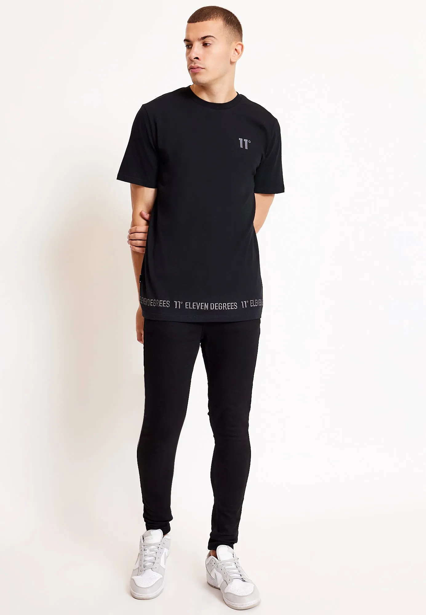 3D Embroidery Hem T-Shirt - Black