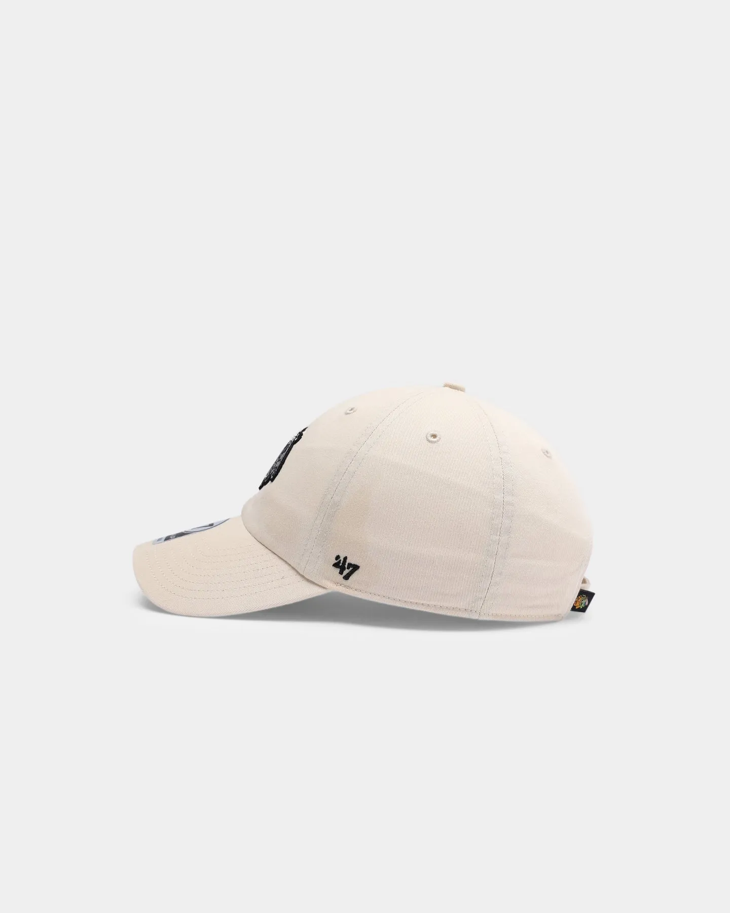 47 Brand Men's Chicago Blackhawks Clean Up Strapback Natural/Black