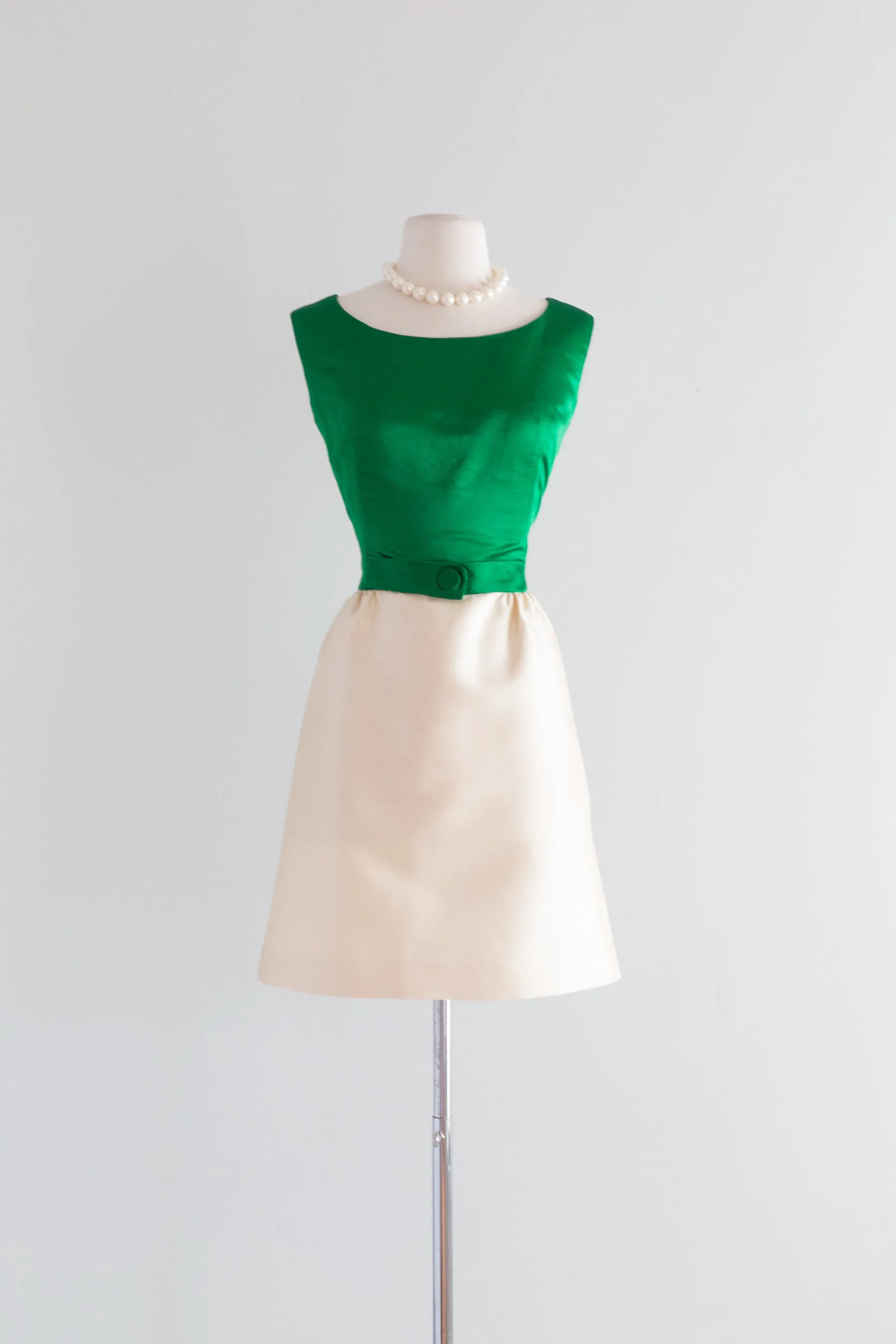 Darling 1960's Kelly Green & Ivory Silk Party Dress / Waist 28