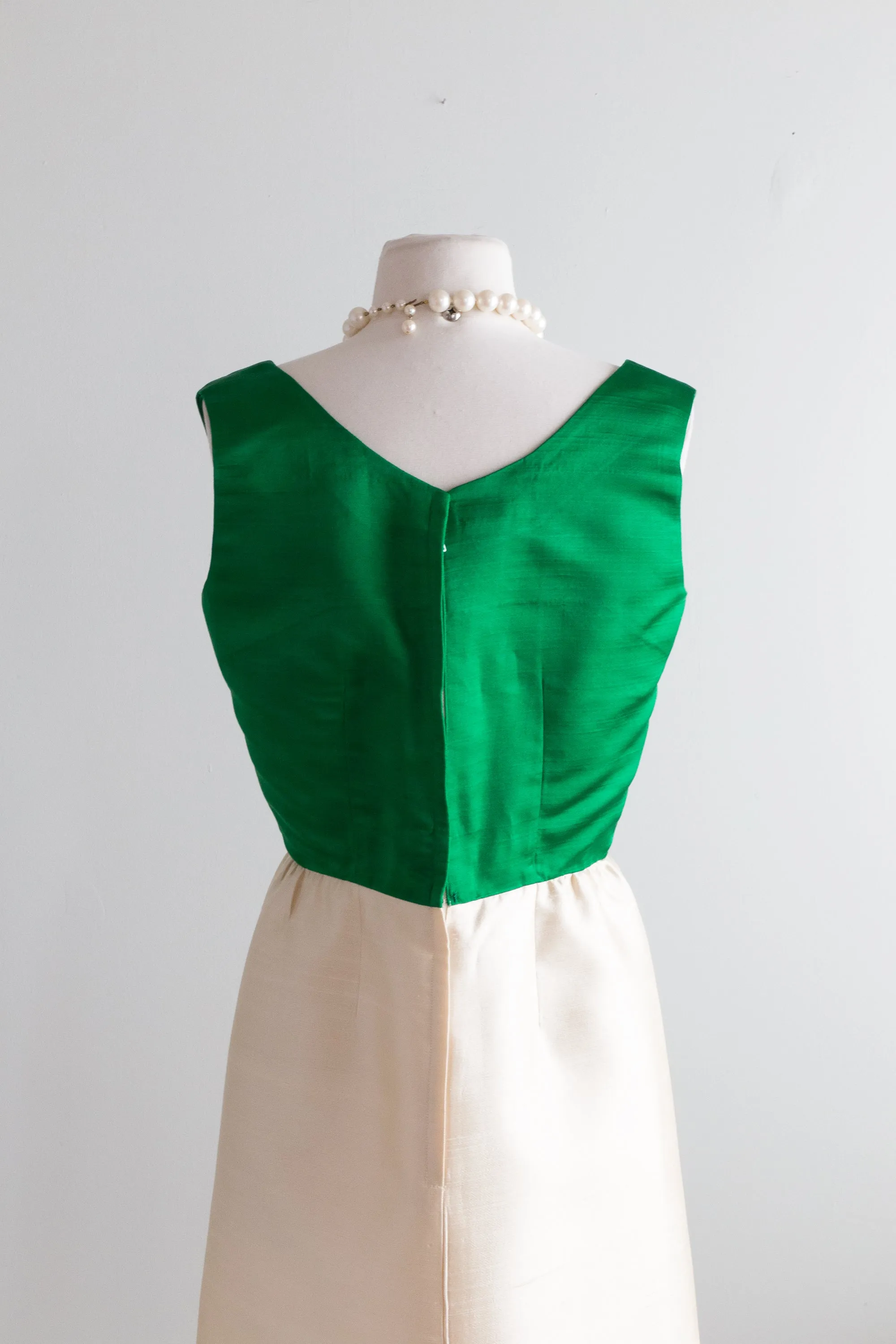 Darling 1960's Kelly Green & Ivory Silk Party Dress / Waist 28
