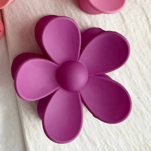 Large Daisy Flower 3"x3" Hair Claws