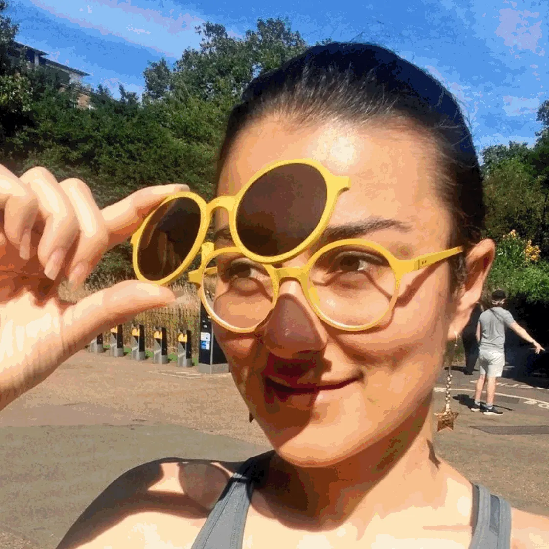 Navy blue magnetic glasses & sunglasses in one  1.5 reader lenses Goodordering