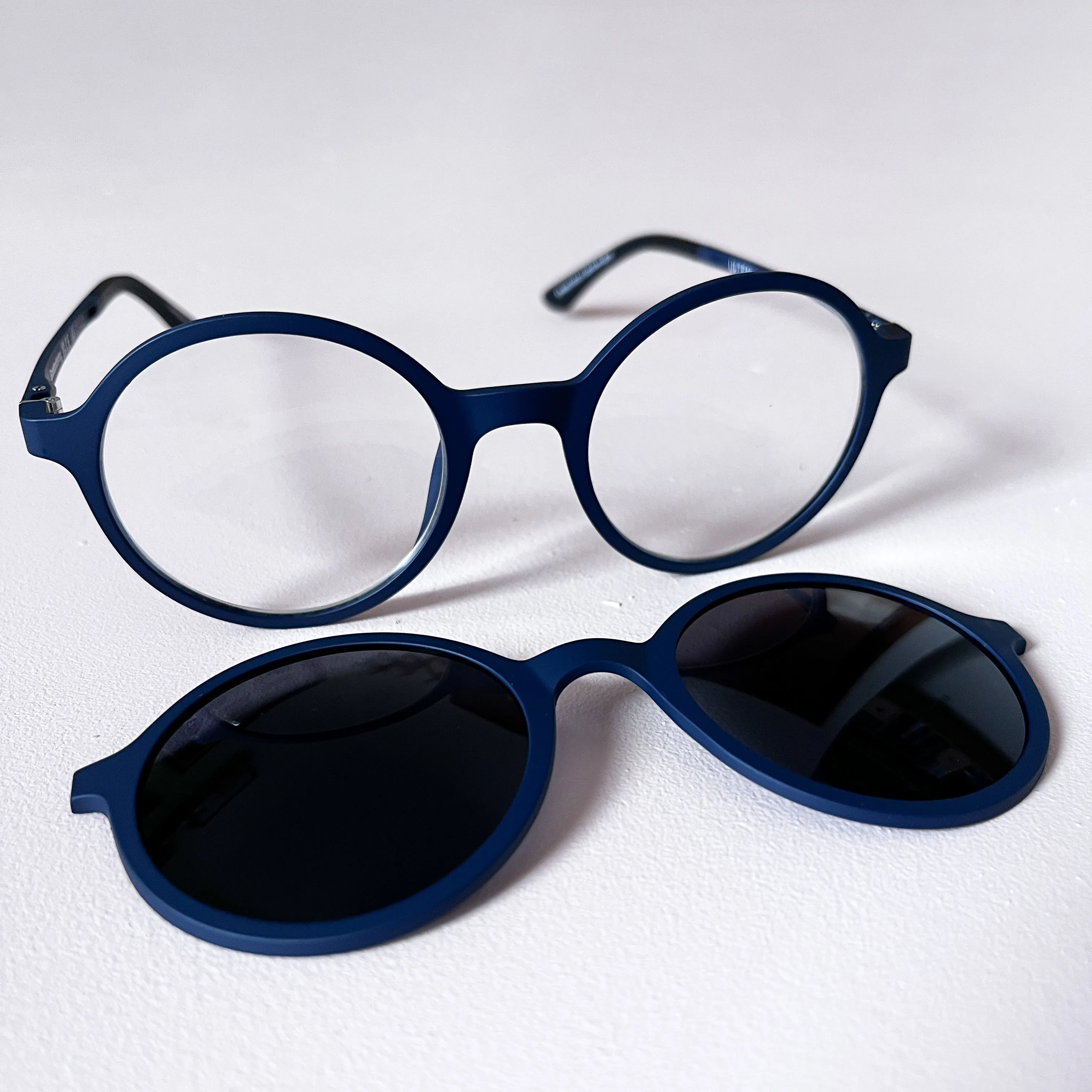 Navy blue magnetic glasses & sunglasses in one  1.5 reader lenses Goodordering