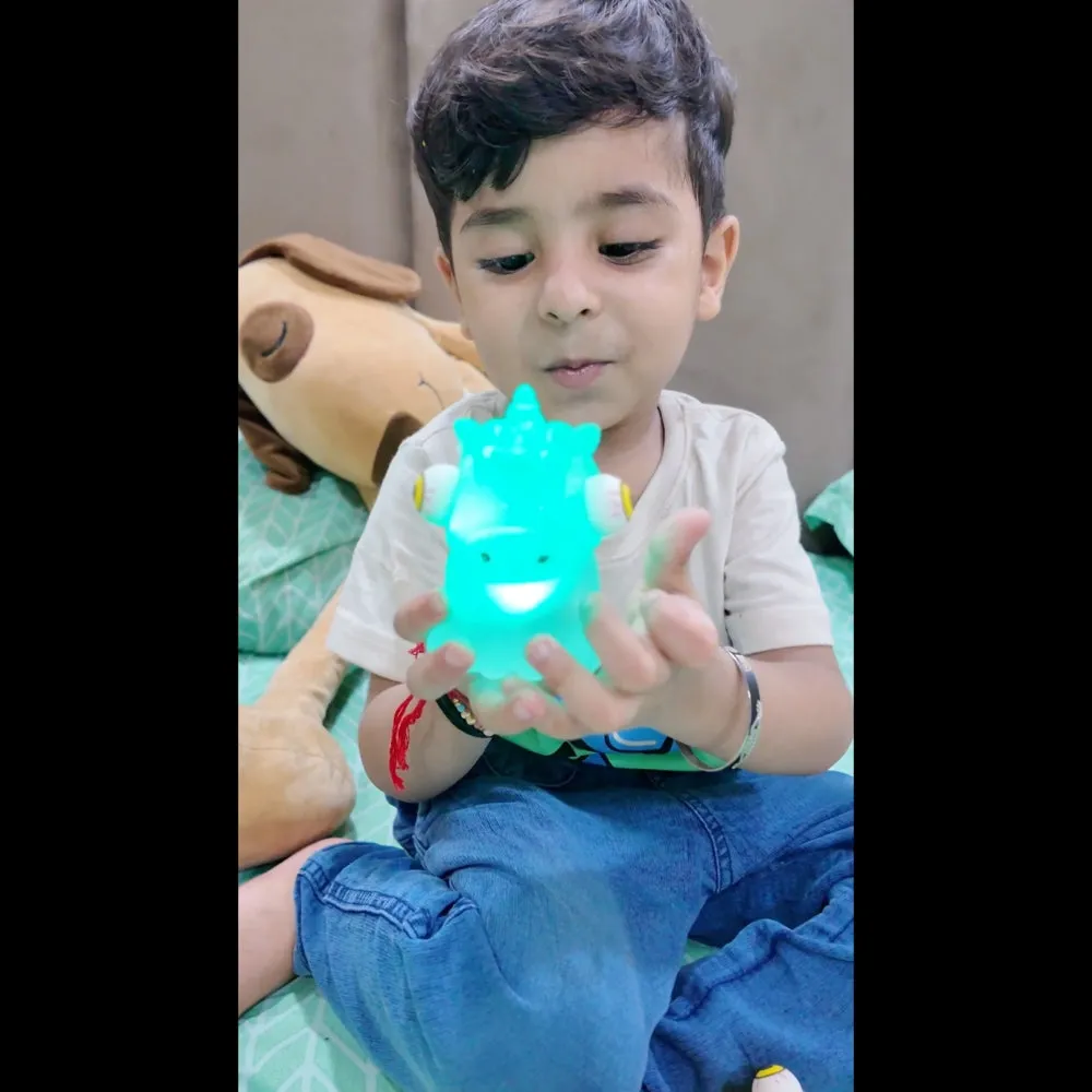 Scoobies Stick-i-dgets | Pack of 1 | Available in frog shape with vibrant purple color | Soft and squishy with glow in the dark feature | Squeeze it and its eyes pop out | Good for hand muscle exercises and fidgeting