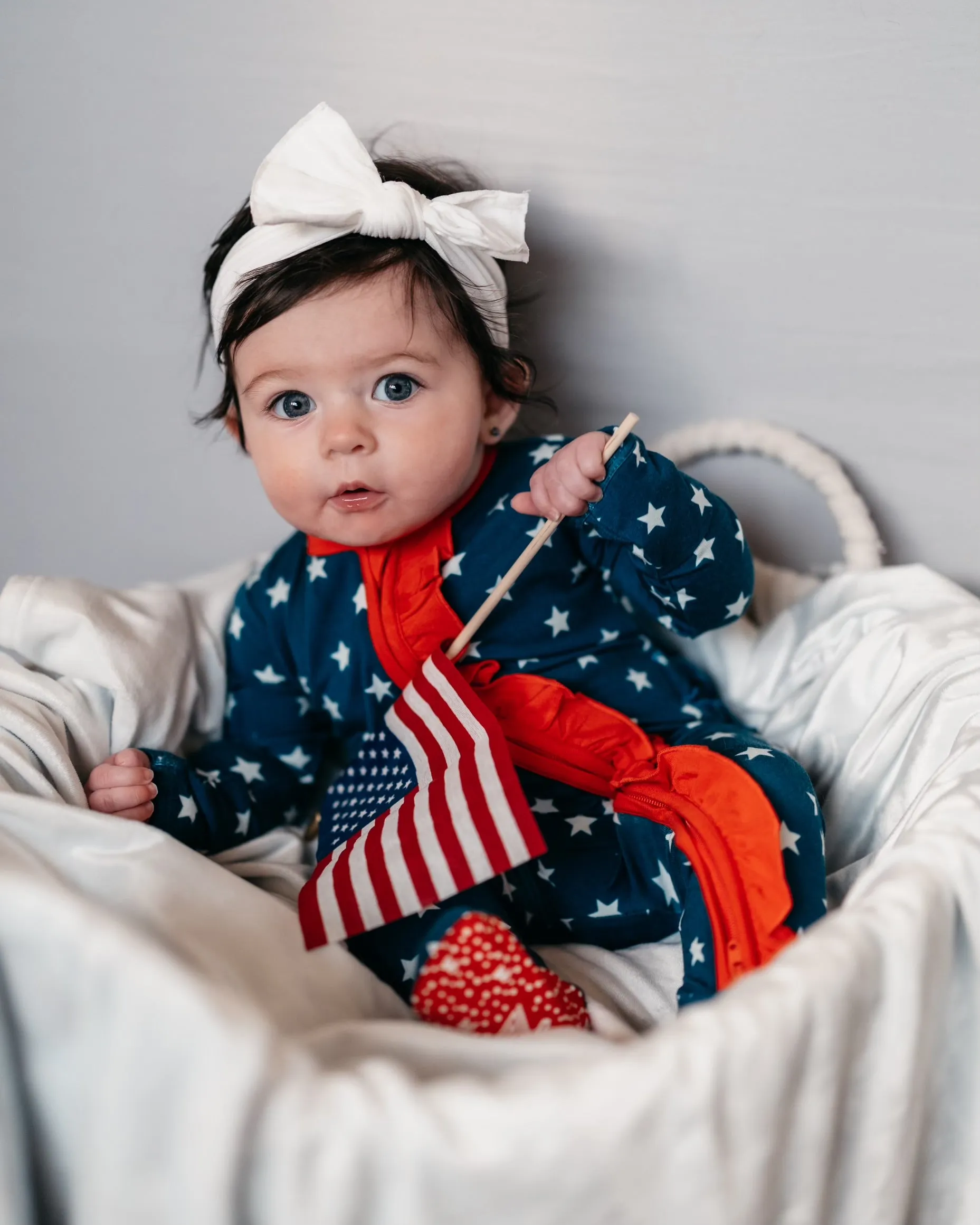 Stars and Tykes Ruffle Footie Snoozer