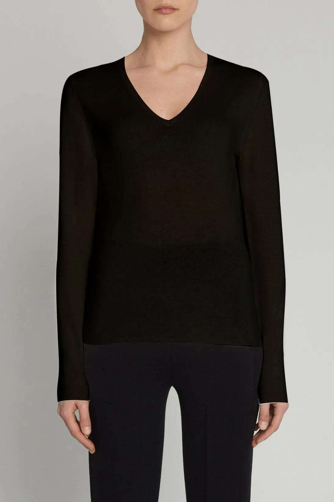 SUPERFINE MERINO WOOL V-NECK